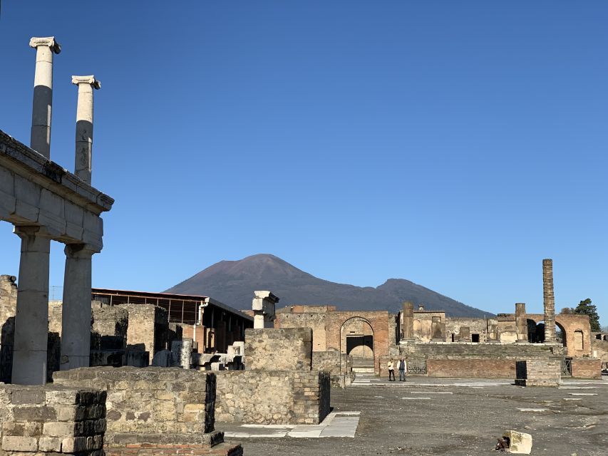 Pompeii VIP 3h Tour: Skip-the-line with your Archaeologist - Basilica, Forum, and the civic core of Pompeii