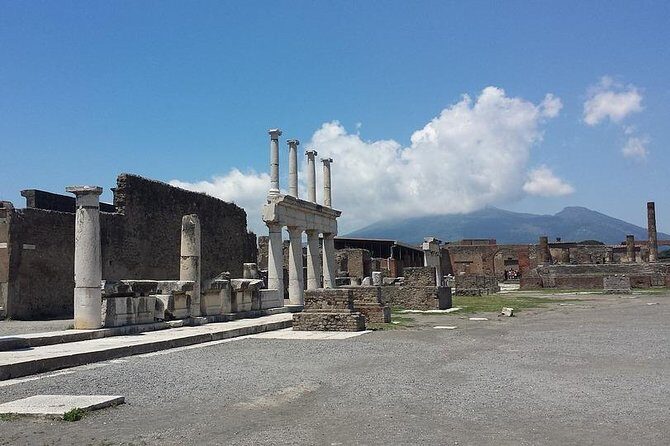 Pompeii Visit at its Most Peaceful Moment - Blue Badge guides and what small-group pacing changes