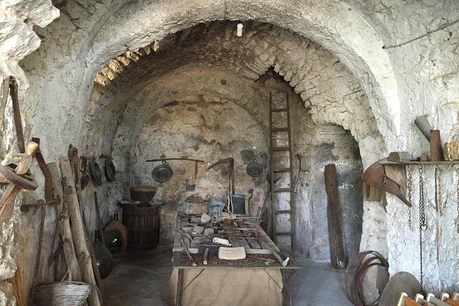 Pompeii-Wine tasting tour from Sorrento, licensed guide included - Tips to Make the 6 Hours Feel Smooth