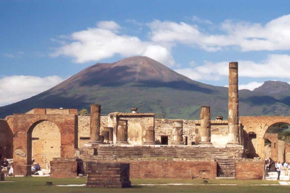Pompeii with Wine Tasting Private Tour - How this private day fits together so well