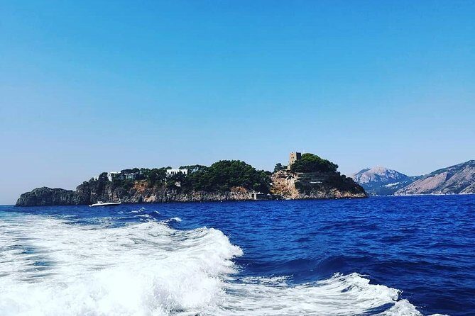 Positano & Amalfi Day Cruise From Sorrento, Seiano or C.Stabia - Cruising the coast: big boat comfort, air temperature, and how to sit smart