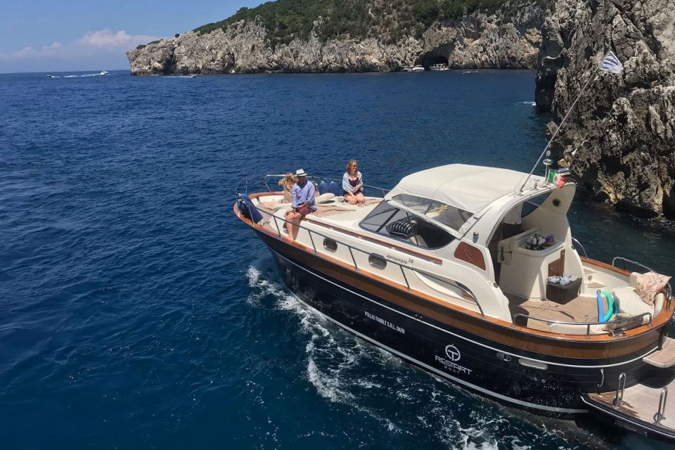 Positano: Boat Tour of Capri with Drinks and Snacks - Customizing Capri: grottos, Faraglioni, and time on the island