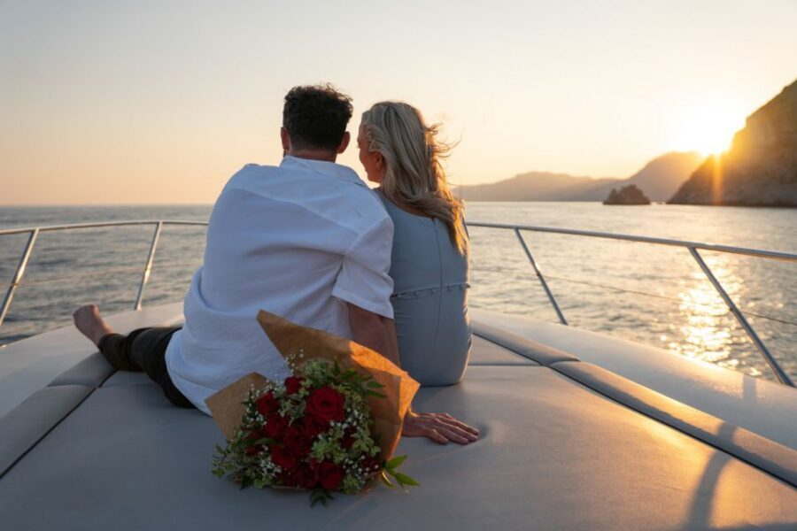 Positano: Private Sunset Boat Experience - Meeting outside Hotel Covo dei Saraceni: where to start