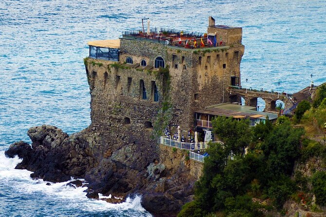 Private Amalfi Transfer from Napoli with English Speaking Driver - English-speaking driver: more than comfort