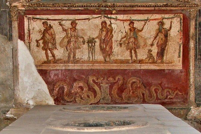 Private Archaeologist service to explore Pompeii's secrets any time ticket incl. - Casa del Fauno: big house, famous name, real scale