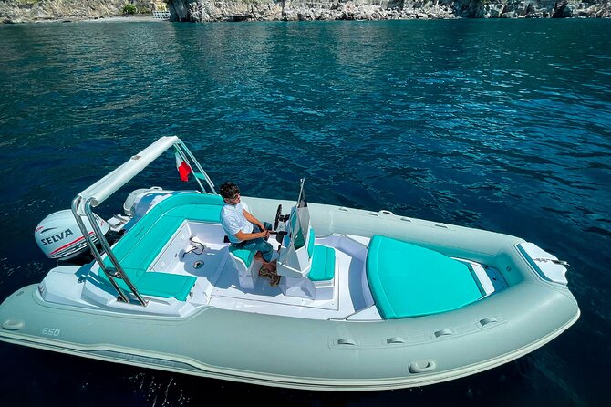 Private Boat Tour: 90 minutes in Amalfi Coast with snacks and drinks - Entering the Amalfi Coast by boat (90 minutes, private pace)