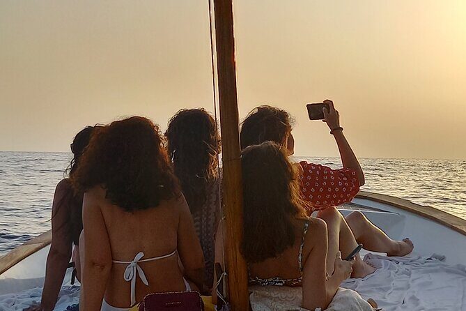 Private boat tour along the coast of Capri : 2 hours of beauty - Stop 6: Gennarino Scugnizzo di Capri, a Local Greeting Tradition