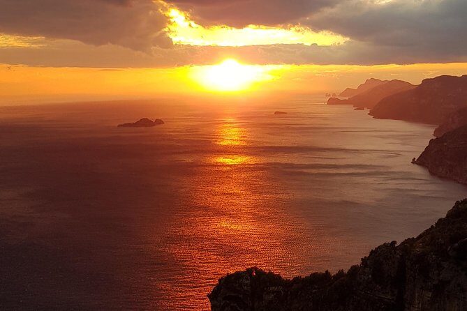Private boat tour among the wonders of Capri and Positano - Meeting in Porto di Sorrento and what to expect from the day
