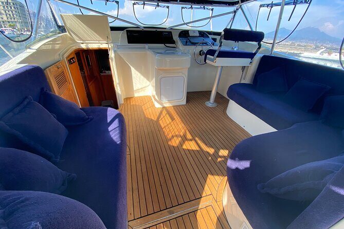 Private Boat Tour from Naples to Capri Onboard Tornado 50 - Meeting at Powerboat Italia and getting to the marina smoothly