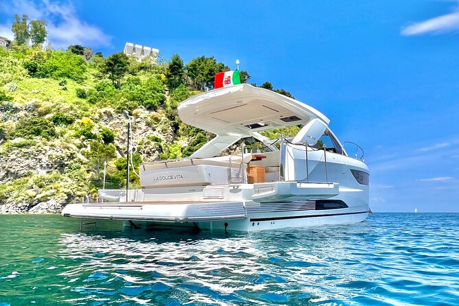 Private boat tour from Naples to Capri+Amalfi Coast JEANNEAU DB43 - On-board life: wine, WiFi, restroom, and the little comfort perks