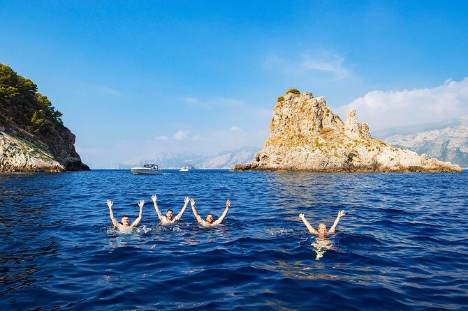 Private Boat Tour from Sorrento to Capri on a Classic Gozzo 8.50 - The boat: what makes a classic Gozzo 8.50 so practical
