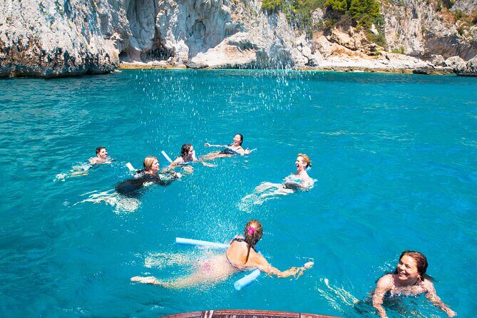 Private Boat Tour from Sorrento to Capri on a Classic Gozzo 8.50 - Setting out from Sorrento to Capri: the view upgrade you’re paying for