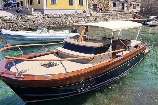 Private Boat Tour of Capri, Positano, Amalfi - Leaving Sorrento: the 9:00 am start from Piazza Marinai d’Italia