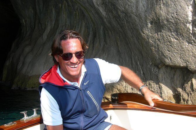 Private boat tour of Capri (relaxation tour three hours) - Swimming and snorkeling: included gear, real break time