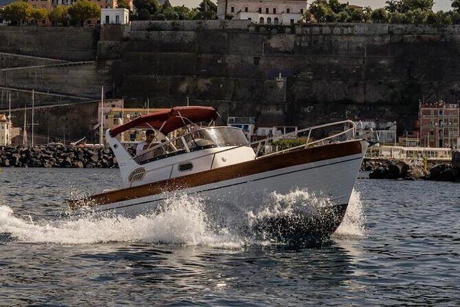 Private Boat Tour Sorrento to Positano & Amalfi–Typical Gozzo 750 - What Makes It Feel Private (And Why That Matters on This Coast)