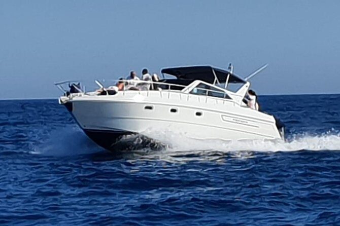Private boat tour to Capri departing from Sorrento - Capri time: eating, shopping, or just walking the center