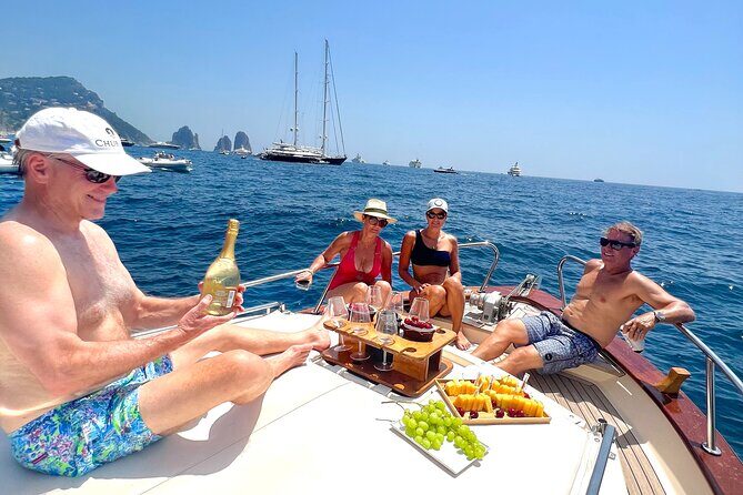 Private Capri Boat tour BEST SELLER - A note on boat fit and group comfort