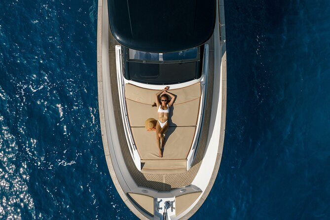 Private Capri Boat Tour in a Luxury Gozzo Apreamare 35ft - Entering Capri the luxury way from Sorrento