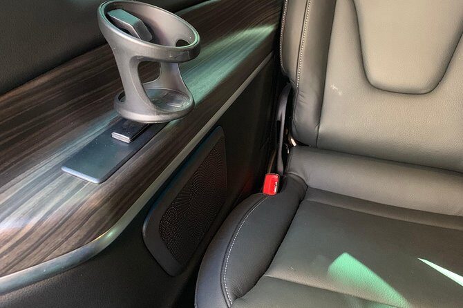 Private car service Naples Airport To Sorrento or vv - Mercedes chauffeur ride: what “private” changes on the road
