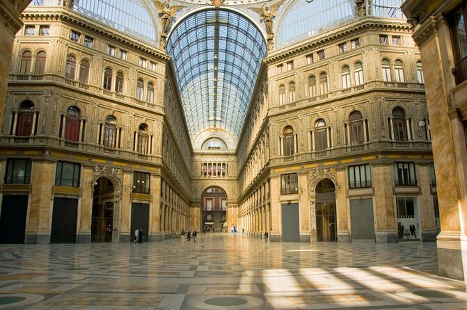 Private City Kickstart Tour: Naples - What the private local host actually changes for you