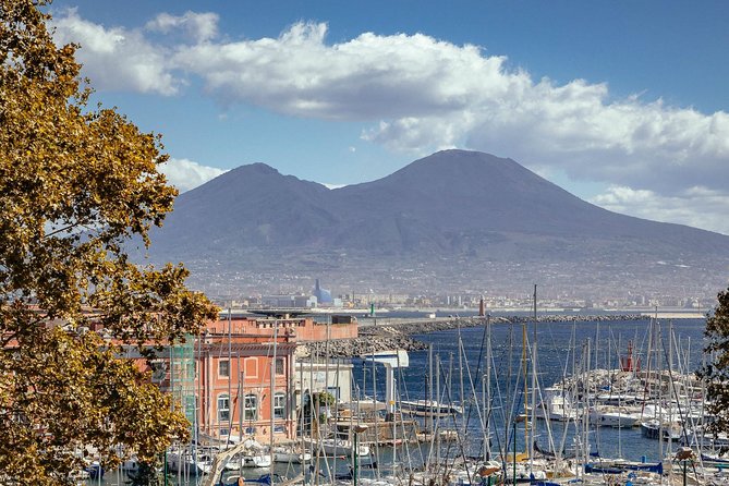 Private City Kickstart Tour: Naples - Stop 1: Quartieri Spagnoli, the Spanish Quarter on foot