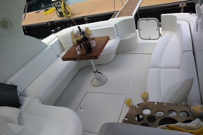 Private Cruise around Capri - yacht 40' - Smart Casual Packing: What You Should Wear and Bring