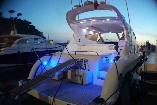 Private Cruise around Capri - yacht 50' - Your sea-based tour of Capri’s signature stops