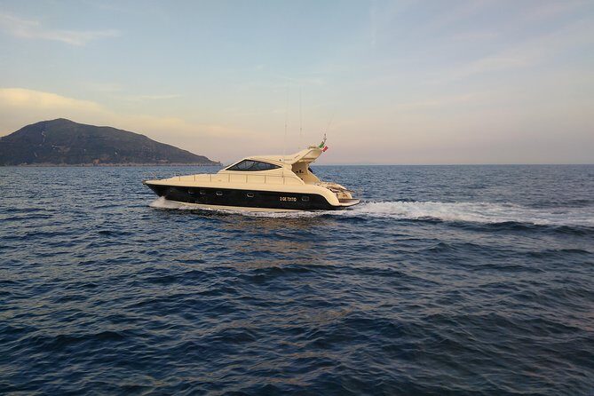 Private Cruise to Capri and Amalfi coast from Positano or Amalfi - yacht 50' - Why a private yacht day from Positano or Amalfi beats the big boats