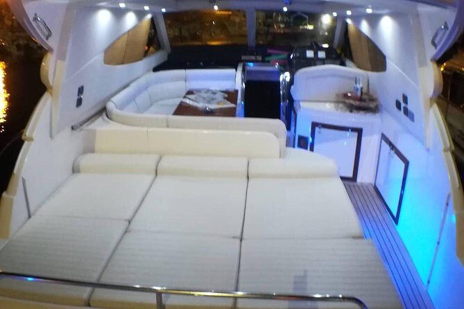Private Cruise to Capri and Amalfi coast from Positano or Amalfi - yacht 50' - The practical side: small group, 8 hours, and a yacht that fits the day