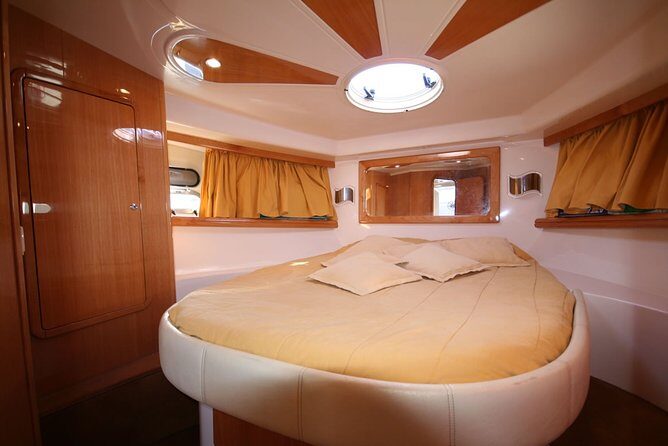 Private Cruise to Capri and Amalfi coast from Sorrento or Capri - yacht 40' - Amalfi Coast highlights: bays, caves, and Li Galli views