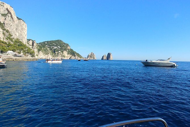 Private Cruise to Capri and Amalfi coast from Sorrento or Capri - yacht 40' - Capri circuit: caves, Faraglioni, and the best “float time”