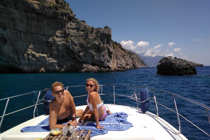 Private Cruise to Capri and Amalfi coast from Sorrento or Capri - yacht 40' - A 40-foot boat that’s sized for comfort, not crowds