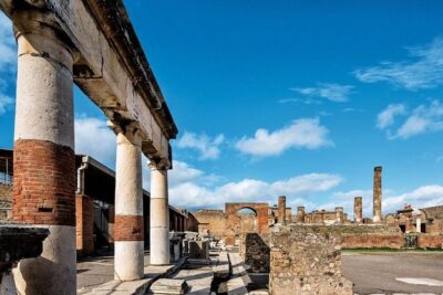 Private Exclusive VIP Tour of Positano, Pompeii & Mount Vesuvius - Positano Paradise Lounge Bar: one hour of freedom with great views and no pressure