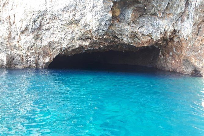 Private Full-Day Guided Boat Tour at the Amalfi Coast - Boat comfort details you’ll care about more than you think