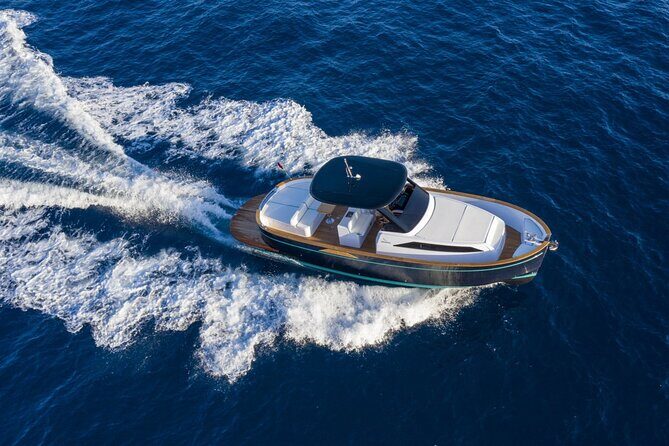 Private Full-day Luxury Boat Tour to Capri from Amalfi Coast - Stop 5: Capri city centre for a quick taste of dolce vita