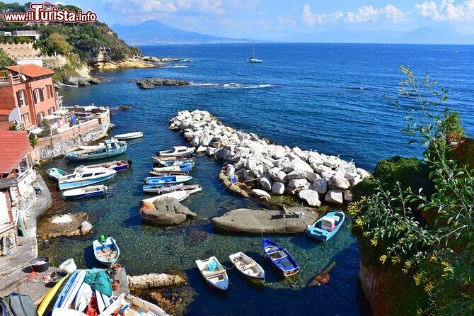 Private Guided Half Day Panoramic Tour in Naples - Vomero time: Art Nouveau streets and refined browsing breaks