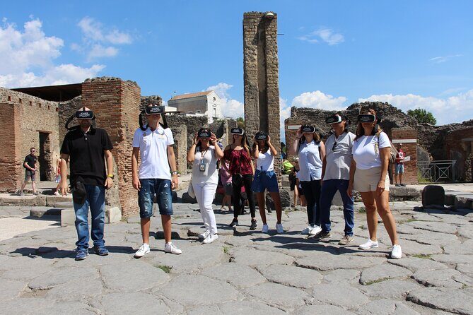 Private Guided Tour and VR Headsets in the Ancient Pompeii - Languages, tour times, and private pacing