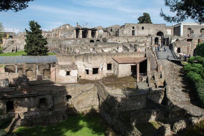 Private Guided Tour Of Naples Historic Center & Pompeii - Centro Storico walk: squares, cloisters, and church details you’ll remember