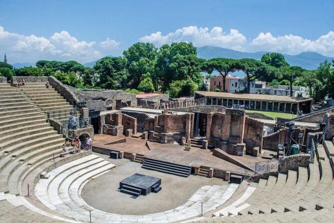 Private Guided Tour of Pompeii. Sunset Tour - Via dell’Abbondanza: Pompeii’s main road moment