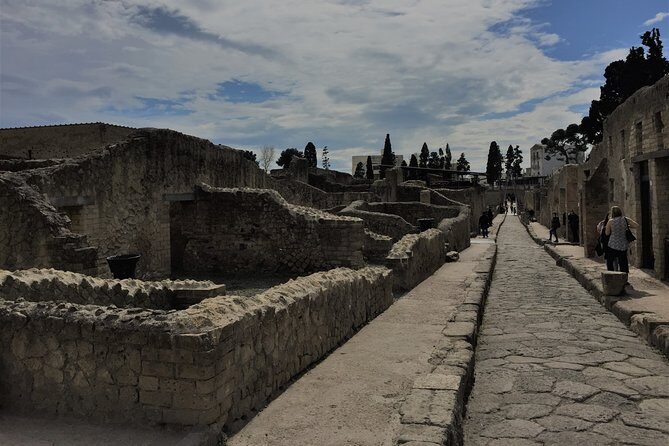 Private Herculaneum Tour for Kids and Families - How the Guide Keeps Kids Interested (Hercules, Sea Monsters, Treasure Hunts)