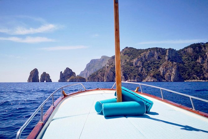 Private Island of Capri Boat Tour for Couples - Skippers, vibes, and the couples-only feel