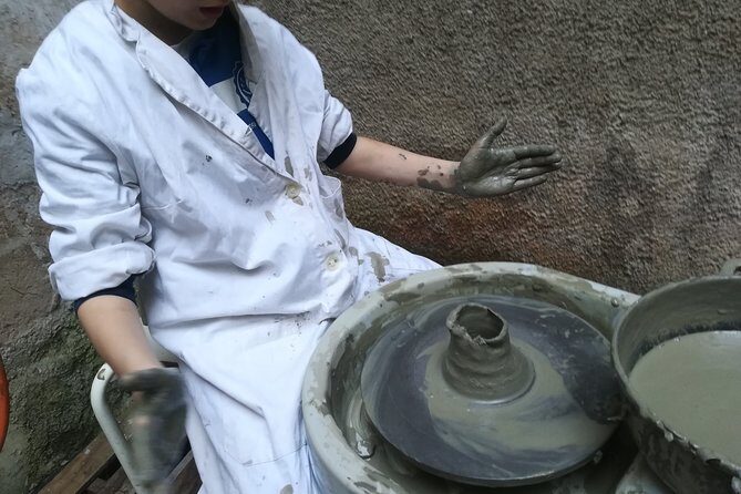 Private Lesson on the Ceramic Tradition in Vietri sul Mare - Elvira’s teaching style: friendly, hands-on, and clear