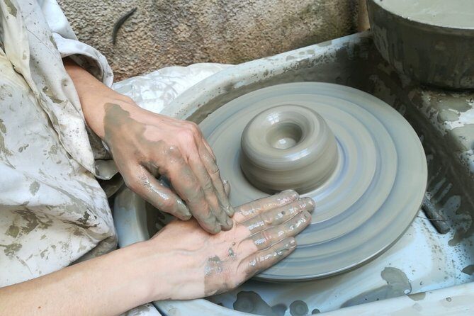 Private Lesson on the Ceramic Tradition in Vietri sul Mare - The 1-hour ceramic wheel lesson: what happens during class