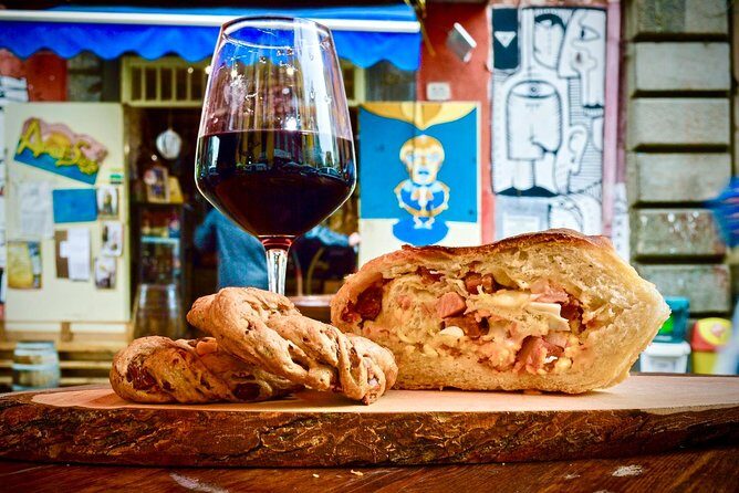 Private Naples Culinary Tour: Pizza, Wine & Local Tastings - Via San Gregorio Armeno and Spaccanapoli: where narrow streets do the talking