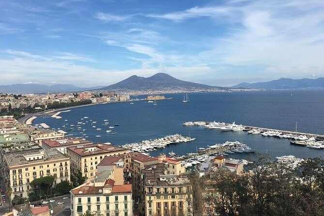 Private Naples Walking Tour with Tourist Guide - Piazza del Municipio: Town Hall Square and the Fountain of Neptune