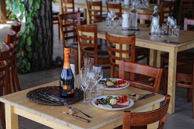 Private Natural Wine Vs Byodinamic and Organic Wine Tour - A quick history lesson using a tablet (and why it helps)