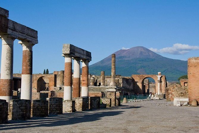 Private Pompeii and Herculaneum Day Tour with Pick Up - Herculaneum: smaller ruins, sharper punch