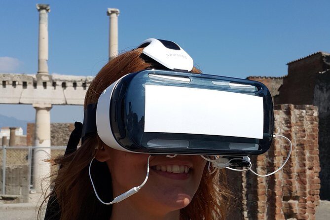 Private Pompeii Tour with 3D Virtual Reality Headset - Tour Assistant Only - Inside the ruins: VR moments and walking time together