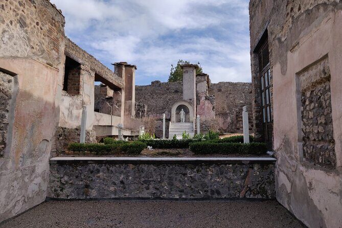 Private Pompeii Tour with Fast-Entrance Tickets to the Ruins & Exclusive Guide - Time management: two hours, and how to use it well