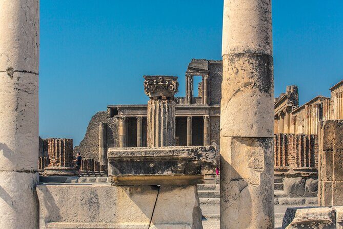 Private Pompeii Tour with Guide & Transfer included from Sorrento - Macellum and Via dell’Abbondanza: commerce you can walk through
